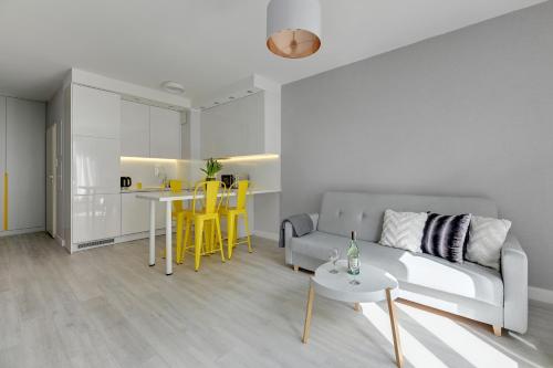 One-Bedroom Apartment image 5