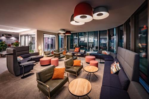 Pub/Lounge, LOGINN Hotel Stuttgart Zuffenhausen in Korntal-Münchingen