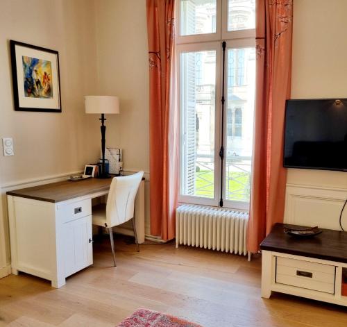 Face à l'hôtel de ville grand et lumineux appartement - 편의 시설/서비스