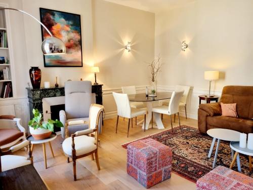 Face à l'hôtel de ville grand et lumineux appartement - 편의 시설/서비스