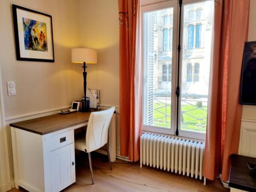 Face à l'hôtel de ville grand et lumineux appartement - 편의 시설/서비스