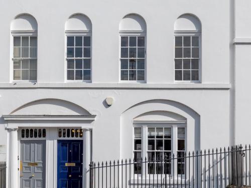 Pass the Keys Stunning Georgian town house in the centre of town gîte à louer Bank Farm Mound