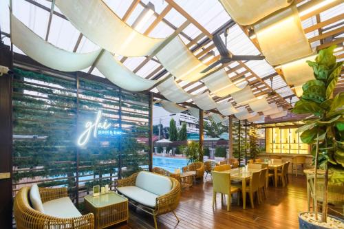 Bar/lounge, Glai Gan Place Hotel in Saraburi