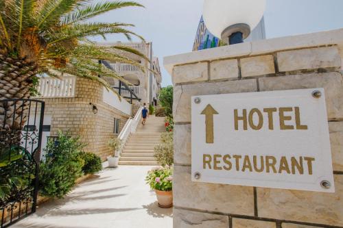 Hotel Vila Tina - image 14