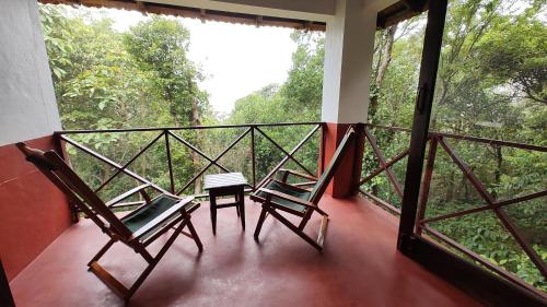 Mugilu for families and couples only in Bugadahalli