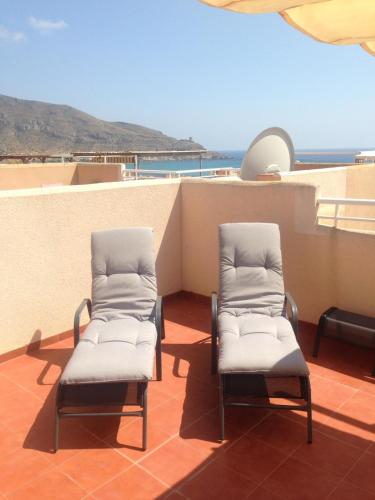 AZ02 Roof top terrace apartment, 2 bedrooms, 1 bathroom, very close to beach