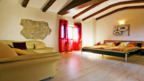 Villa Bella Vista near Ucka Nature Park in Dolenja Vas