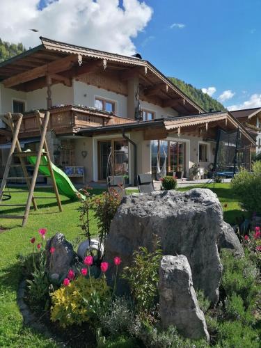  Landhaus Bergblick, Pension in Kössen