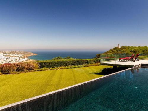 Impressive Villa Of Contemporary Architecture Villa P2102 gîte à louer Atalaia Velha