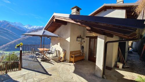 Balkon/terasa, Independent chalet with breathtaking view in Villar Pellice
