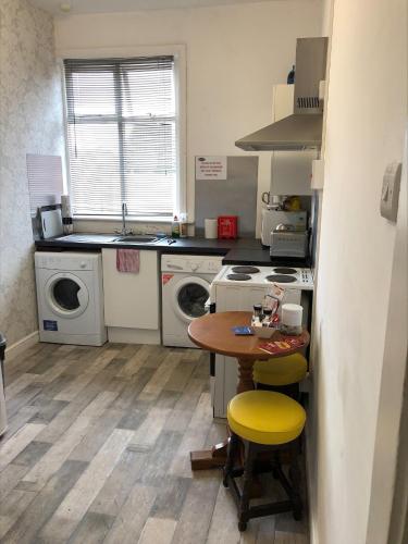 The Grosvenor Free house in สคอนทรู