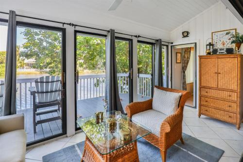 The Lakeside Beach Retreat - image 11