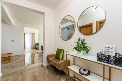 Luxury apartment Viktorija with private pool