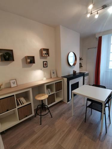 Anémone - studio tout confort en centre ville, Мийо (фото 8)