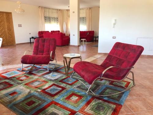 4 bedrooms house with city view balcony and wifi at Amman photo 2