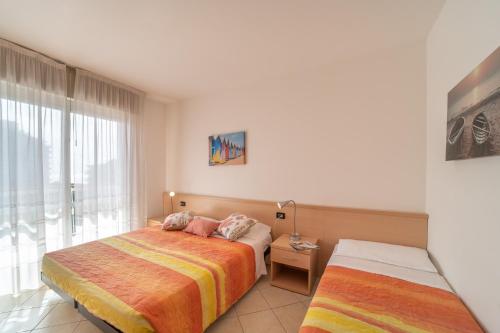 One-Bedroom Apartment image 6