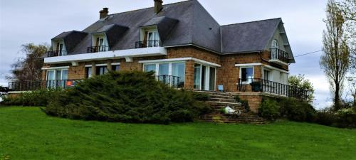 La Bellevue Bréville - B&B (La Bellevue Breville - B&B) in Breville-Sur-Mer