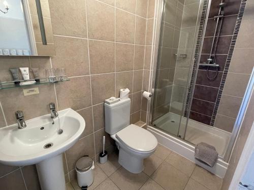Lynton House - image 12
