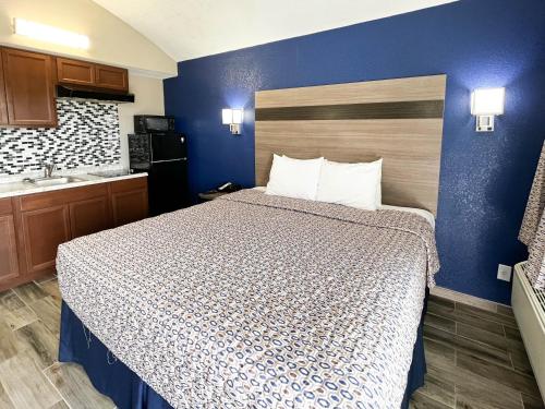 Blue Wave Inn - image 2