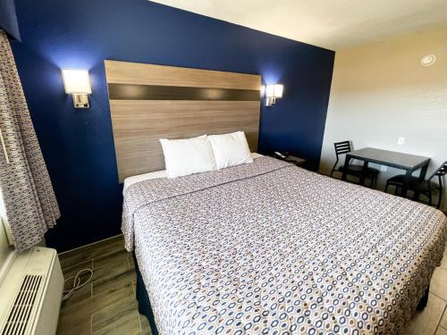 Blue Wave Inn - image 6