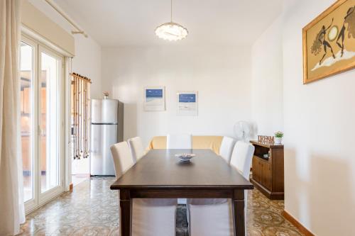 Giardini Naxos Apartment with Terrace near the Sea