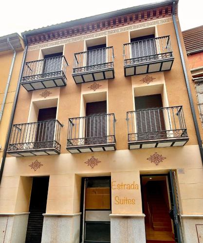 Estrada Suites
