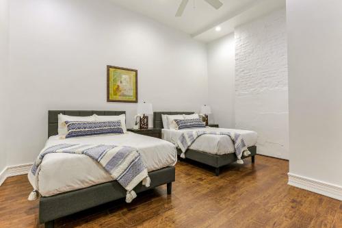 Luxury 3BR condo in Downtown - image 13