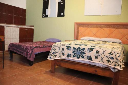 1 double bed, 1 twin bed