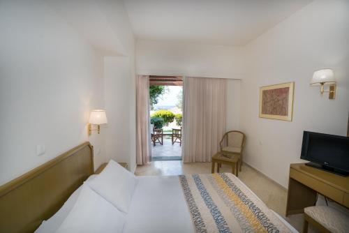 Iberostar Waves Creta Panorama & Mare - image 2