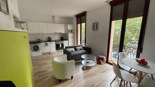 Apartment with View and Balcony image 3