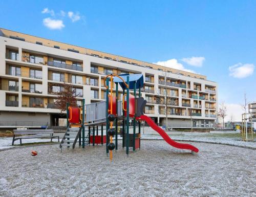 Sunflower - Modern large charming apartment with balcony, Bratislava (photo 3)