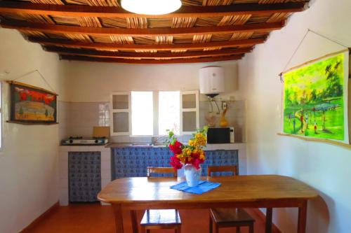 KASA HIBISCUS à 50 M DE LA PLAGE (KASA HIBISCUS a 50 M DE LA PLAGE) in Kafountine