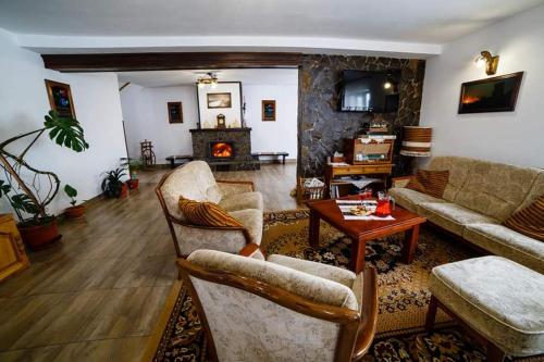 Boulinga zāle, Casa din Plai - Bucovina in Moldova - Sulița