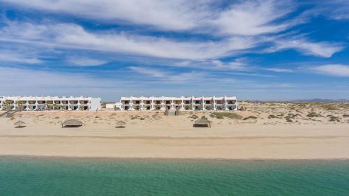 Beach, Villas Paradise 12 by Kivoya in Playa Encanto