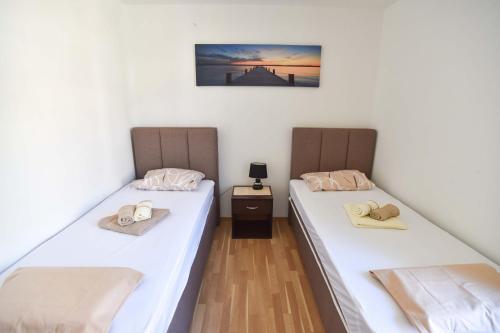 One-Bedroom Apartment image 10
