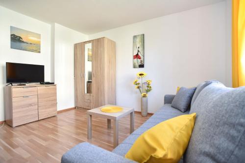 One-Bedroom Apartment image 4