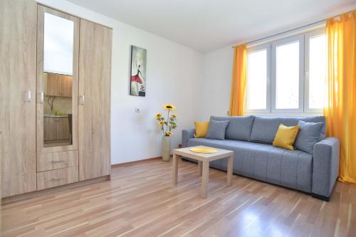One-Bedroom Apartment image 1