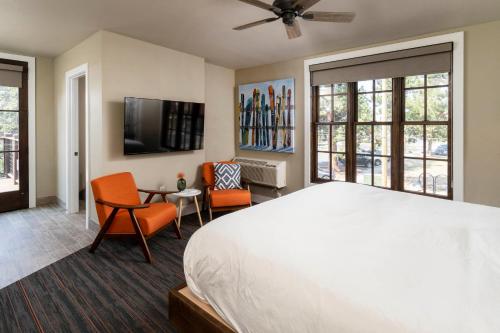 Ski Inn Taphouse Hotel - main image