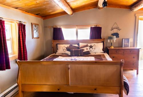 Half Moon Lake Lodge - image 13