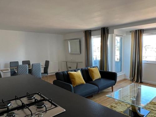 Modern & Spacious 2 bed Merchant City Apart-High St, Glasgow