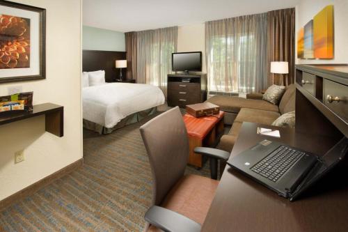 Staybridge Suites Glenview