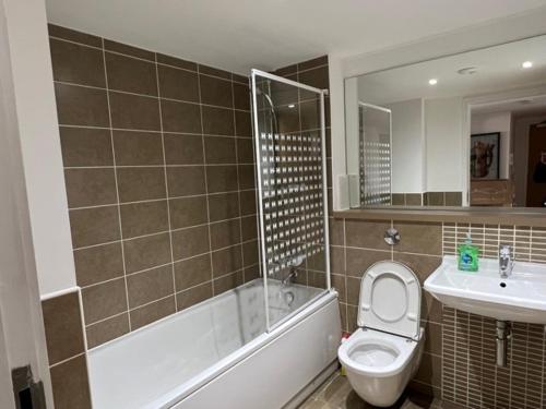 Modern & Spacious 2 bed Merchant City Apart-High St, Glasgow (photo 7)