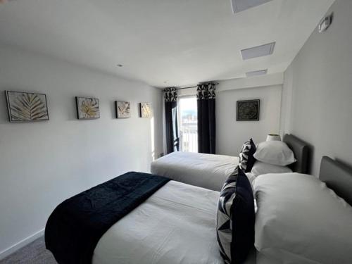 Modern & Spacious 2 bed Merchant City Apart-High St, Glasgow (photo 5)