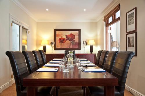 ห้องประชุม / บอลรูม, เฟิร์นวู้ด เมเนอร์ บูทิก เกสต์เฮาส์ (Fernwood Manor Boutique Guest House) near สวนพฤกศาสตร์แห่งชาติคีร์สเตนบอสช์