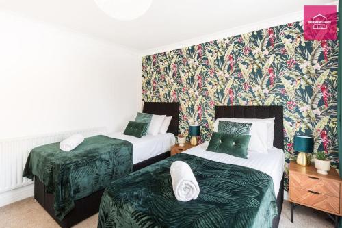 B18 Hockley-5 Bedroom Townhouse - 9 Beds, 2 Bathroomss with Driveway, Бирмингем (фото 8)
