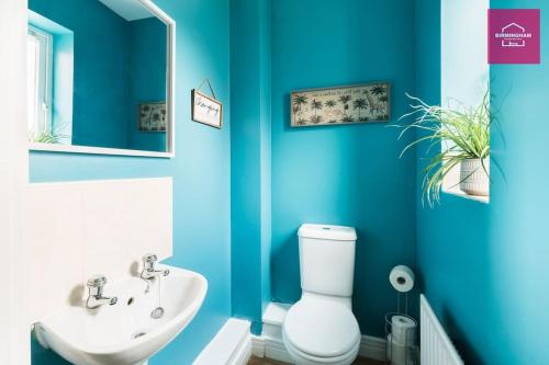 Contractor House by City Centre - 4 Bedrooms with 6 separate beds & Parking - image 4