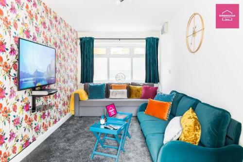 Contractor House by City Centre - 4 Bedrooms with 6 separate beds & Parking - image 5