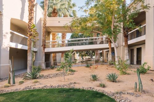 Oasis Hotel Palm Springs - image 4