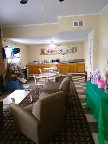 Grand View Plaza Inn & Suites - 로비