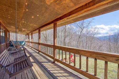 Taras Dream Mountain Cabin in Canton, USA